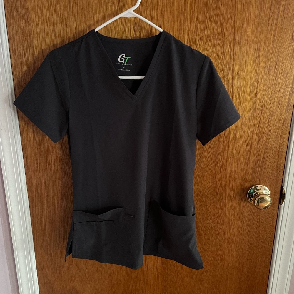 GT Performance women's scrub top
